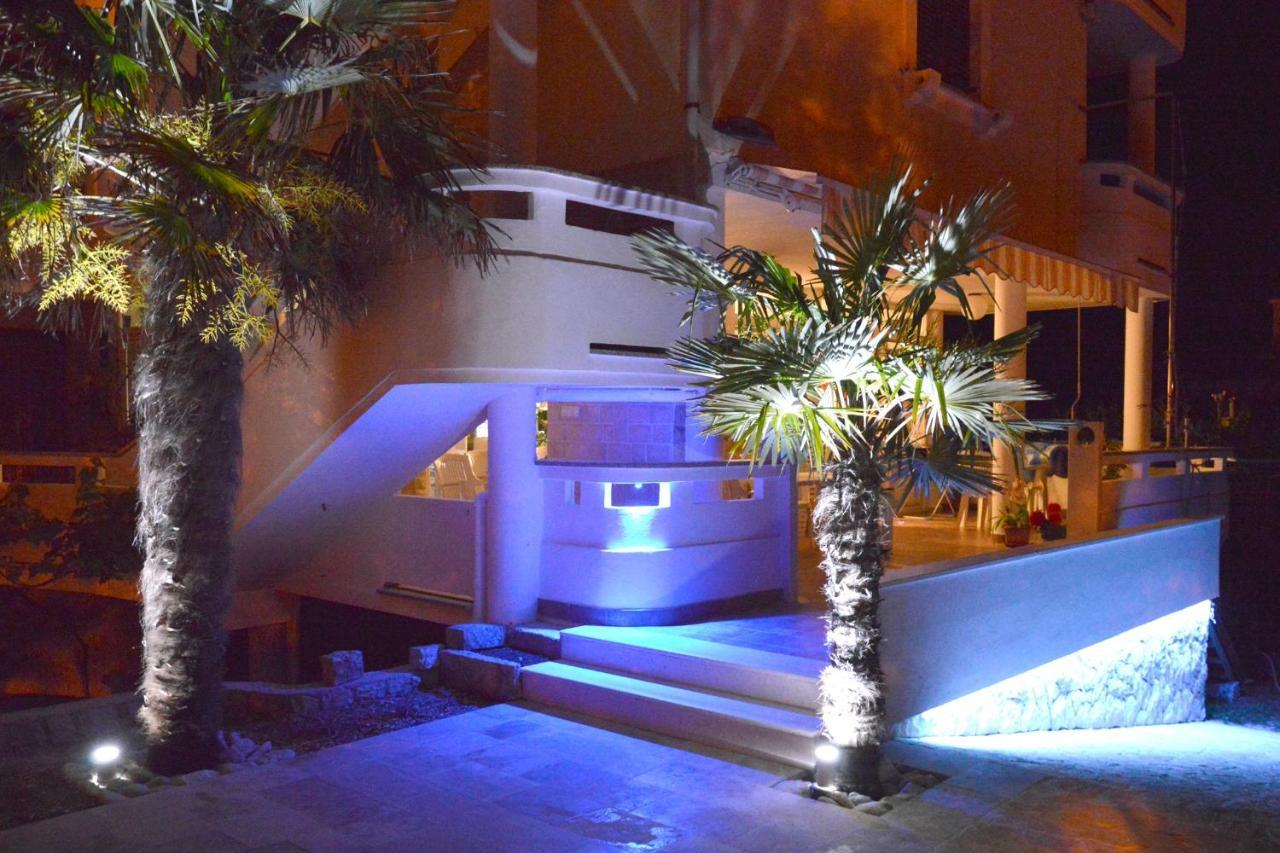 Apartments And Rooms By The Sea Jakisnica, Pag - 4160 Lun  Exterior foto