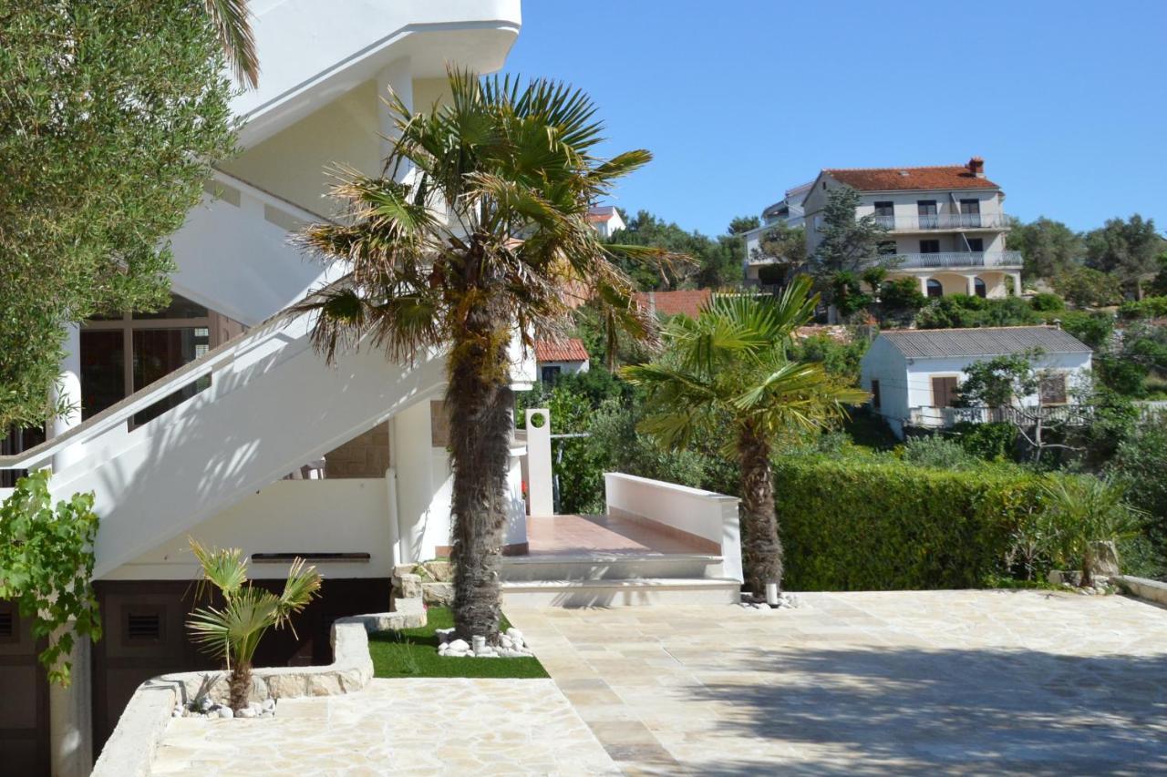Apartments And Rooms By The Sea Jakisnica, Pag - 4160 Lun  Exterior foto