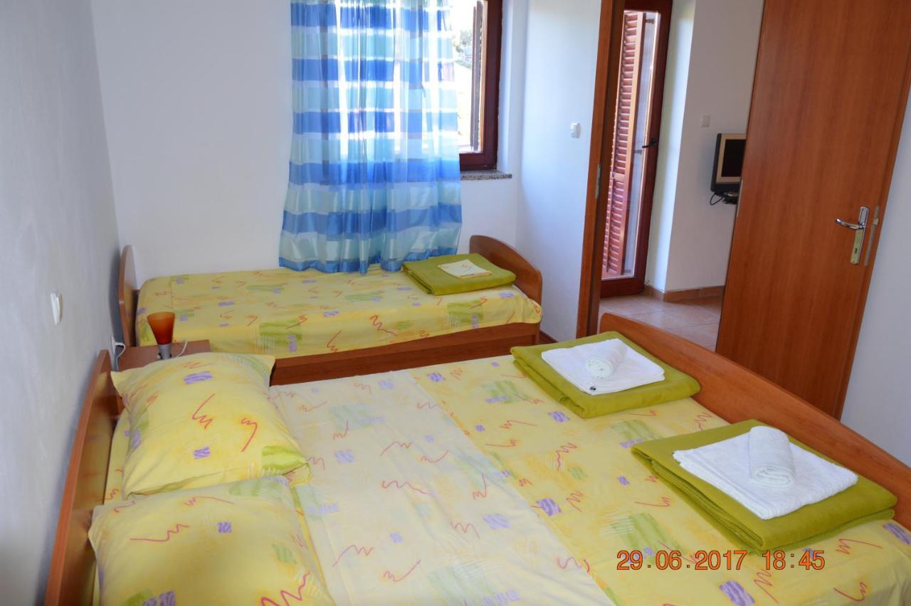 Apartments And Rooms By The Sea Jakisnica, Pag - 4160 Lun  Exterior foto