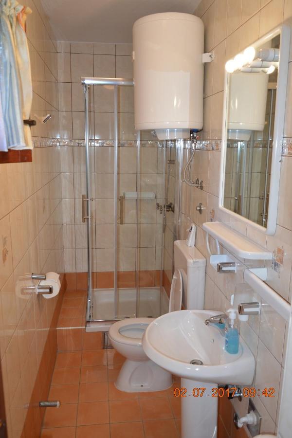 Apartments And Rooms By The Sea Jakisnica, Pag - 4160 Lun  Exterior foto