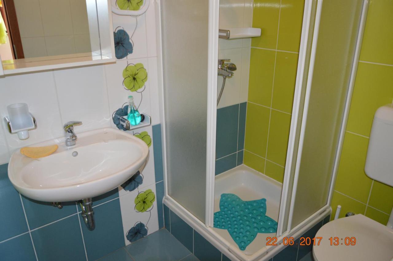 Apartments And Rooms By The Sea Jakisnica, Pag - 4160 Lun  Exterior foto