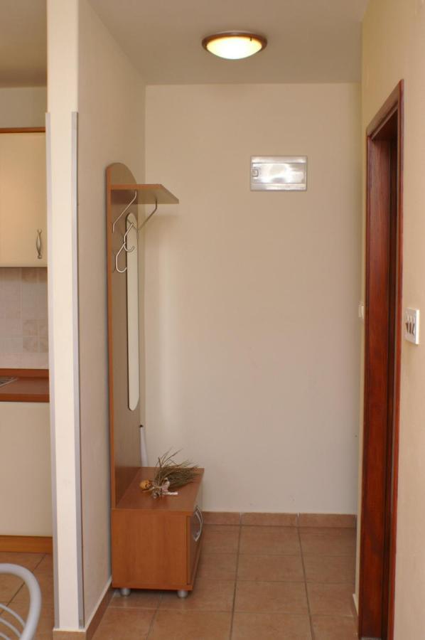 Apartments And Rooms By The Sea Jakisnica, Pag - 4160 Lun  Exterior foto