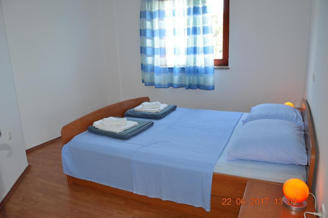 Apartments And Rooms By The Sea Jakisnica, Pag - 4160 Lun  Exterior foto