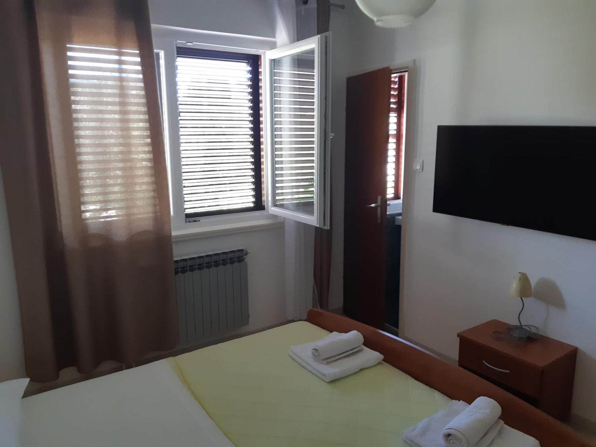 Apartments And Rooms By The Sea Jakisnica, Pag - 4160 Lun  Quarto foto