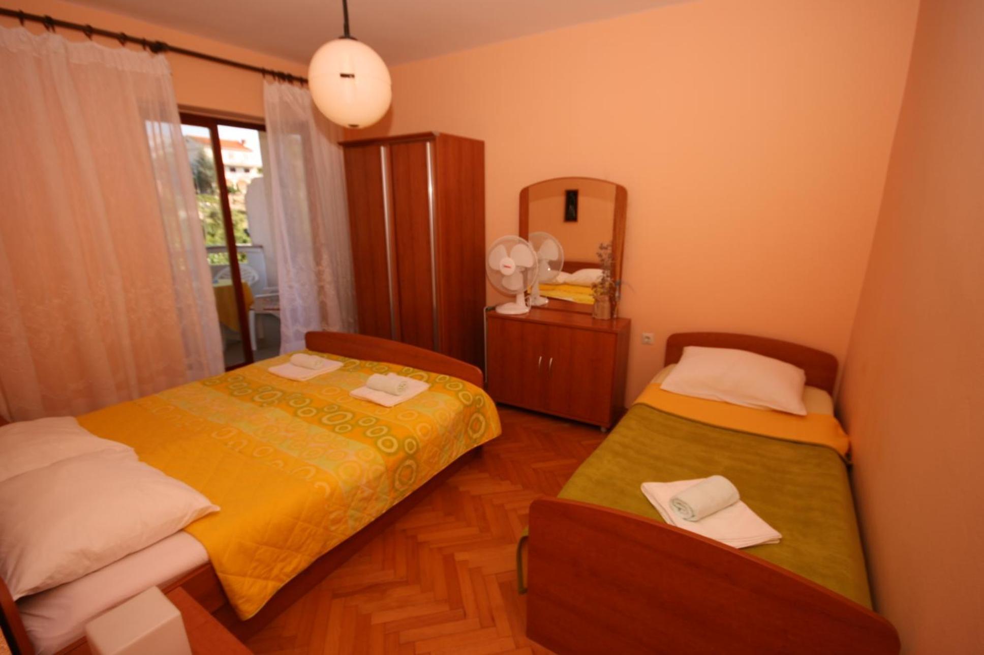 Apartments And Rooms By The Sea Jakisnica, Pag - 4160 Lun  Quarto foto