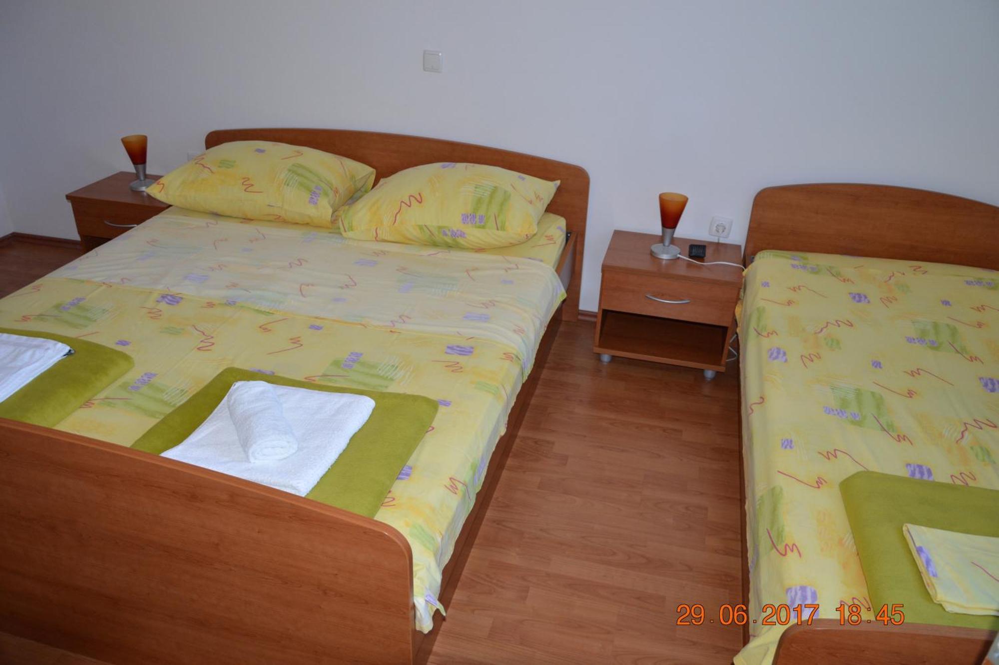 Apartments And Rooms By The Sea Jakisnica, Pag - 4160 Lun  Quarto foto